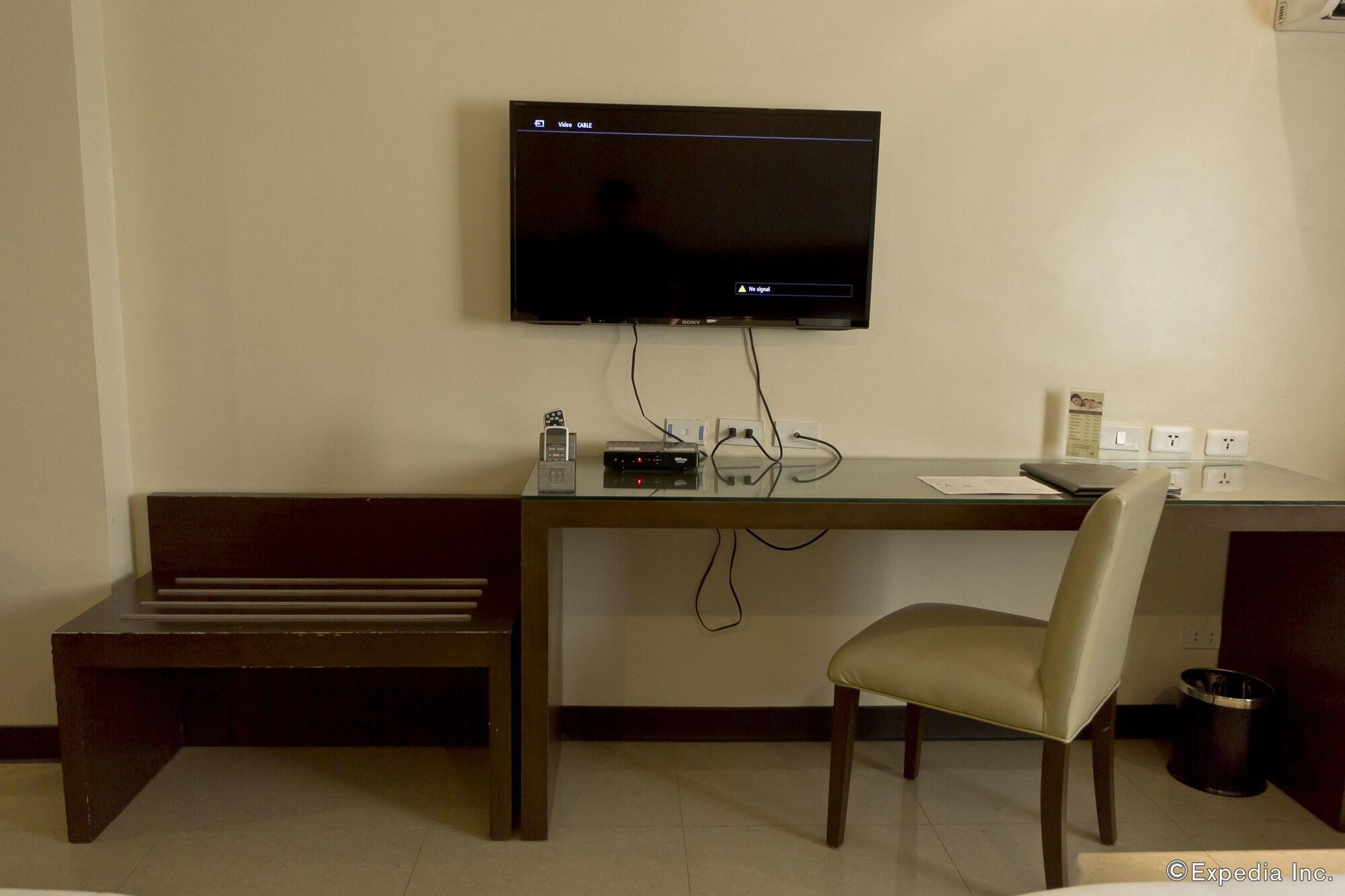 Mandarin Plaza Hotel Cebu Exterior photo