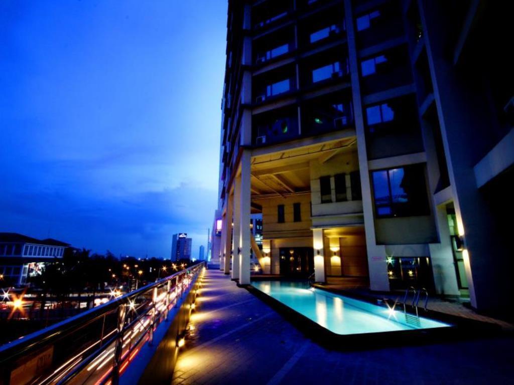 Mandarin Plaza Hotel Cebu Exterior photo