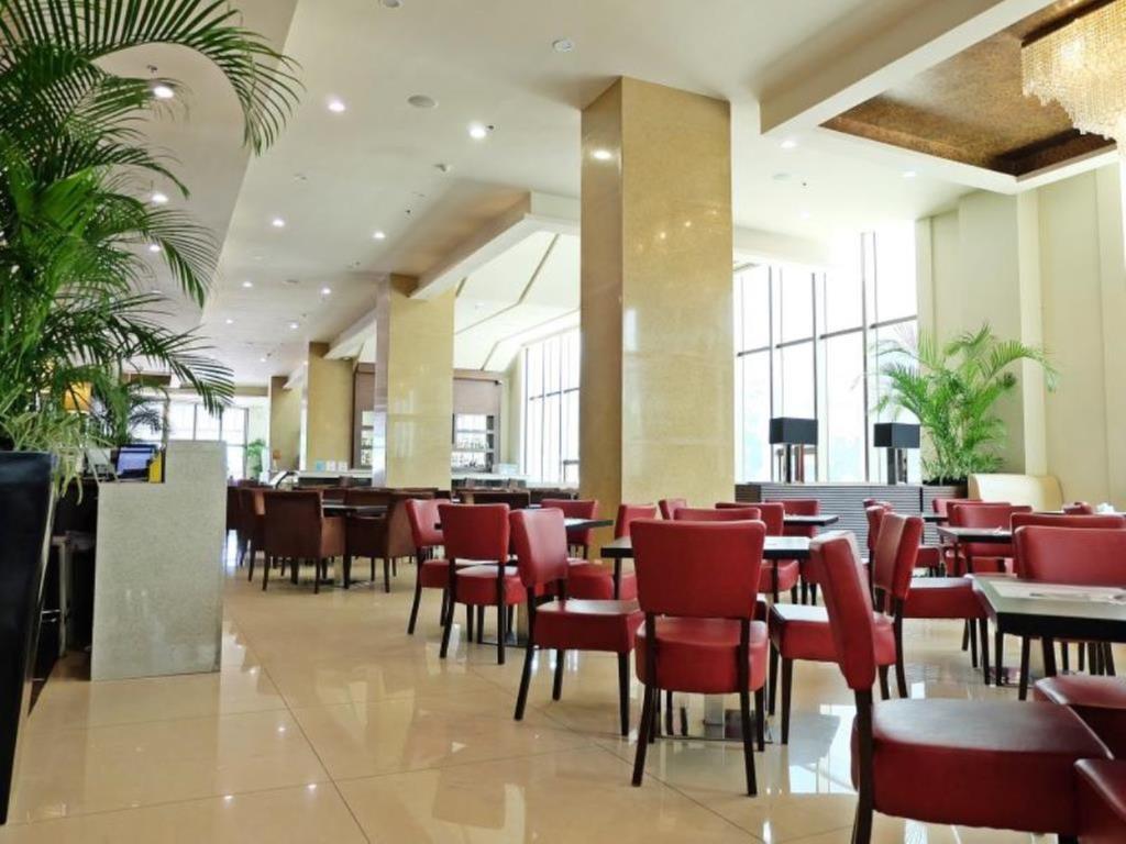 Mandarin Plaza Hotel Cebu Exterior photo
